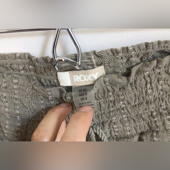 Roxy Shorts Size 4 w/embroidery NWOT - Picture 3 of 4